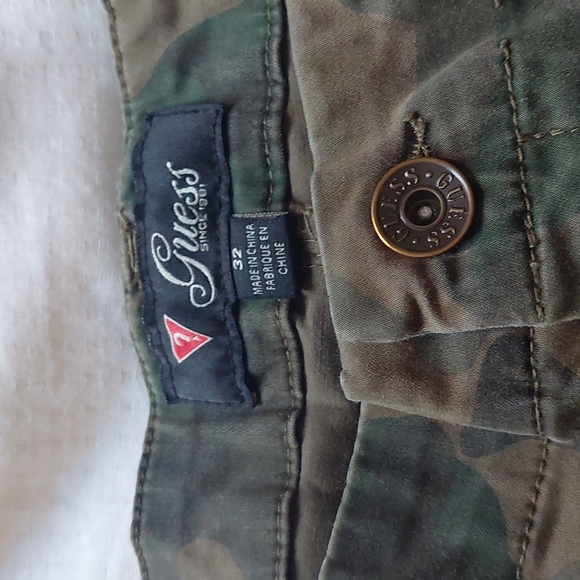 Guess camouflage shorts - Picture 3 of 3